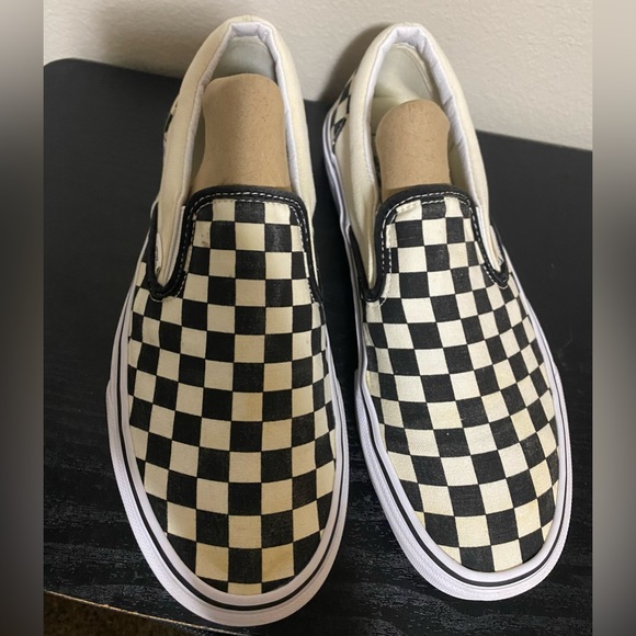 Vans Shoes - 🔥Used Vans black and white checkered- W-10 M- 8.5